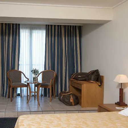 Sun 호텔 아기아 트리아스